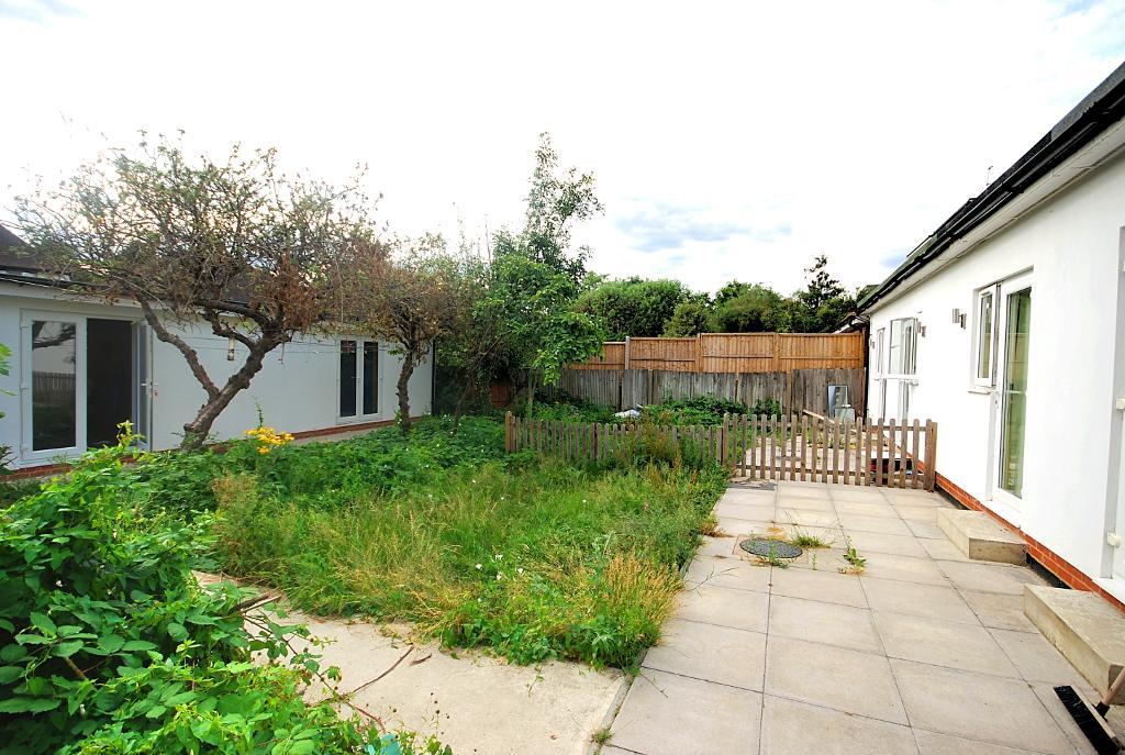 12 Bedroom SEMI DETACHED for Sale in HARROW, HA2 7LT