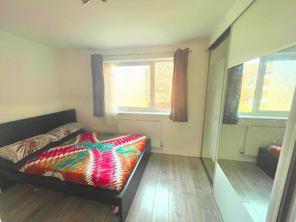1 Bedroom FLAT to Rent in NORTHOLT, UB5 5UA