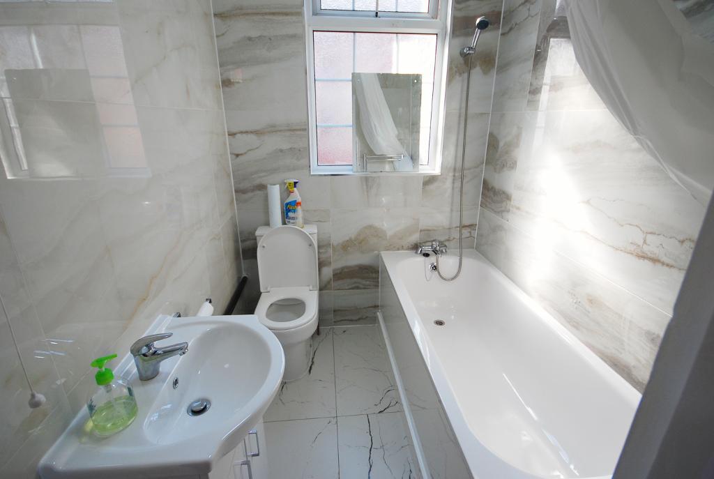 2 Bedroom FLAT to Rent in WEMBLEY, HA0 4QD