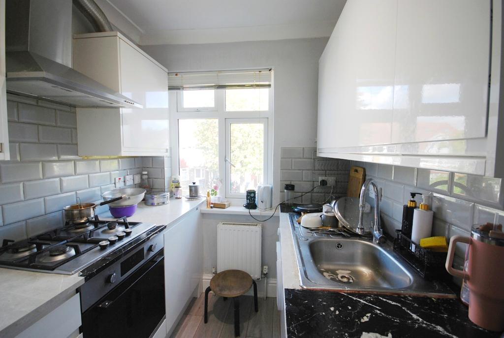 3 Bedroom CONVERTED FLAT to Rent in GREENFORD, UB6 0NQ
