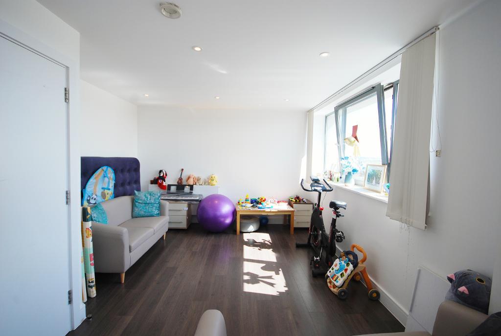 2 Bedroom FLAT for Sale in WEMBLEY, HA9 7AH