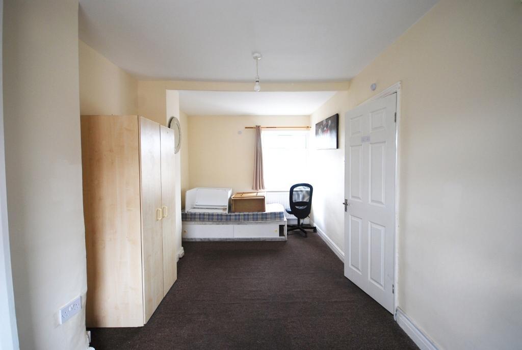4 Bedroom SEMI DETACHED to Rent in WEMBLEY, HA0 1HZ