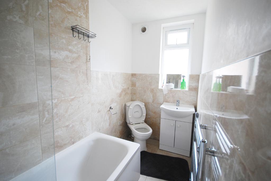 4 Bedroom SEMI DETACHED to Rent in WEMBLEY, HA0 1HZ
