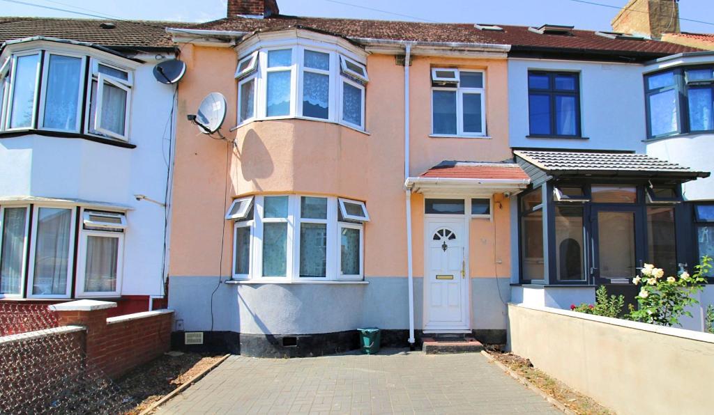 WOODSTOCK ROAD, WEMBLEY, HA0 4ET