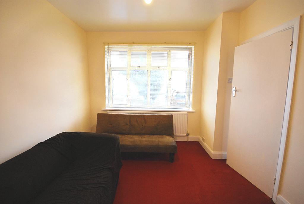 3 Bedroom MID TERRACED to Rent in WEMBLEY, HA0 1SY