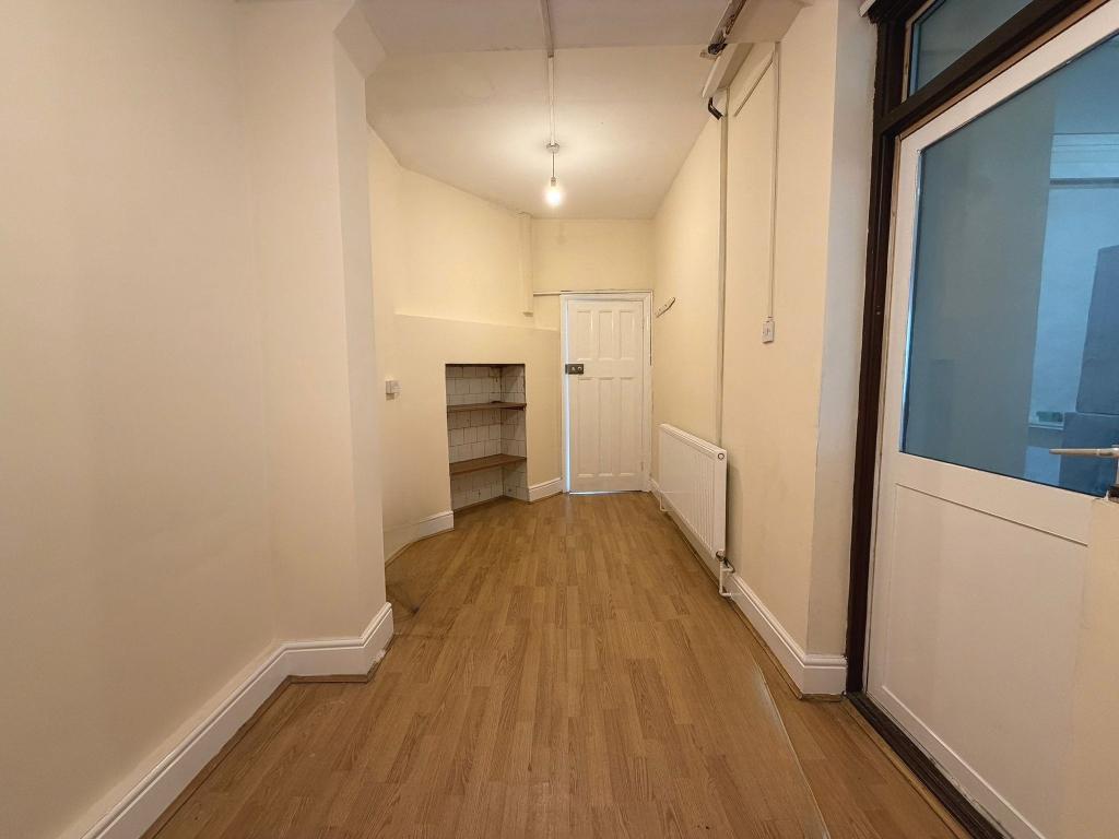 5 Bedroom MID TERRACED to Rent in WEMBLEY, HA0 4RS