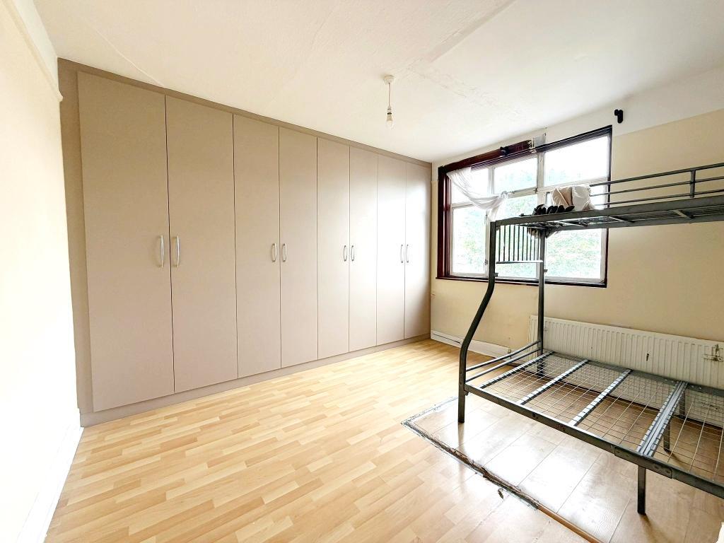 5 Bedroom MID TERRACED to Rent in WEMBLEY, HA0 4RS