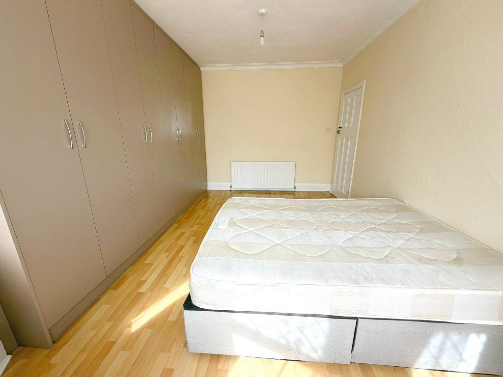5 Bedroom MID TERRACED to Rent in WEMBLEY, HA0 4RS