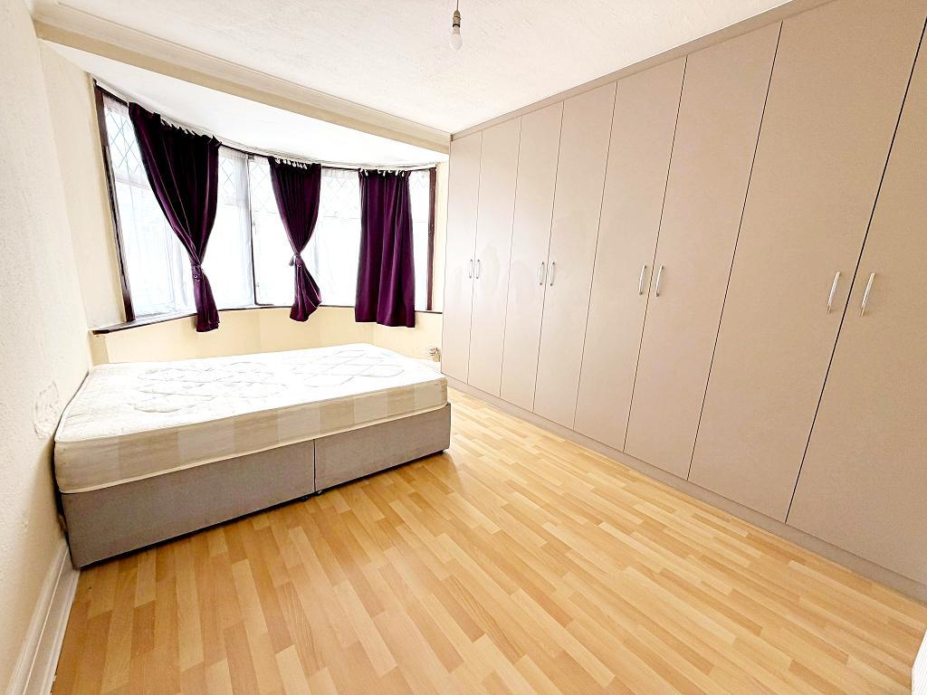 5 Bedroom MID TERRACED to Rent in WEMBLEY, HA0 4RS