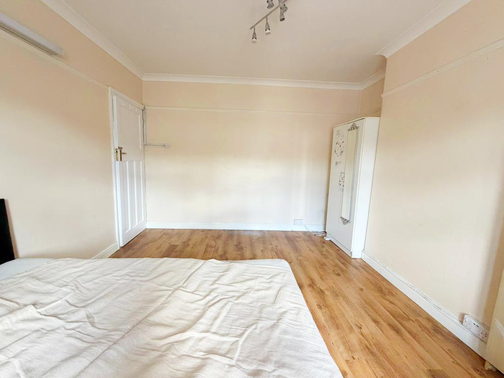 5 Bedroom MID TERRACED to Rent in WEMBLEY, HA0 1EU
