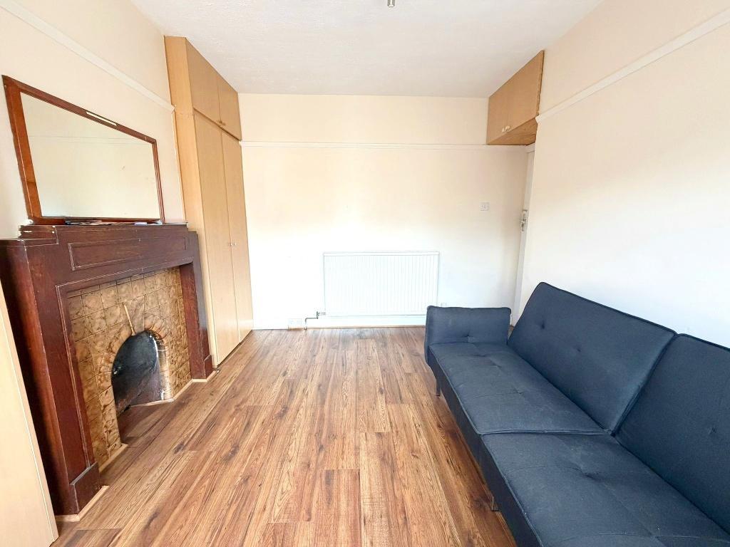 5 Bedroom MID TERRACED to Rent in WEMBLEY, HA0 1EU
