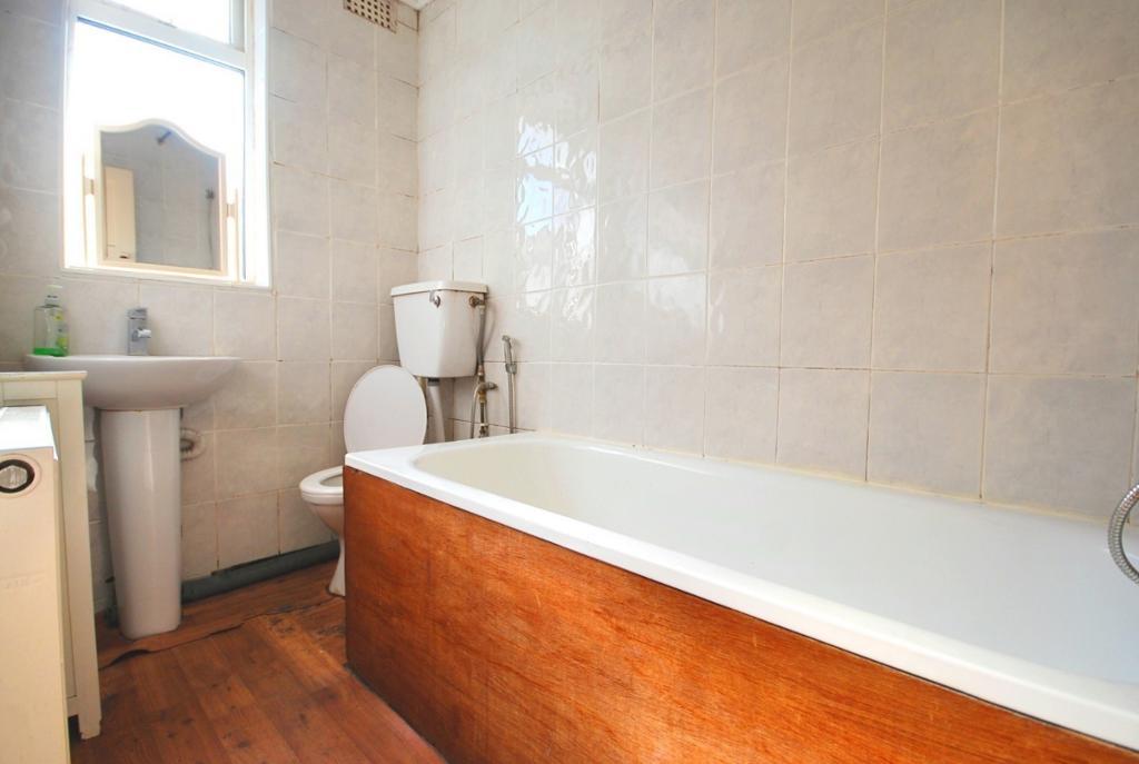 3 Bedroom SEMI DETACHED to Rent in WEMBLEY, HA0 1LZ