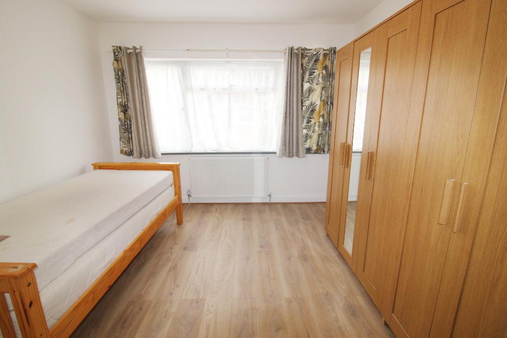 2 Bedroom MAISONETTE to Rent in PERIVALE, UB6 8TA
