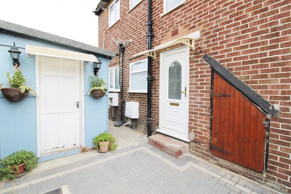 2 Bedroom MAISONETTE to Rent in PERIVALE, UB6 8TA