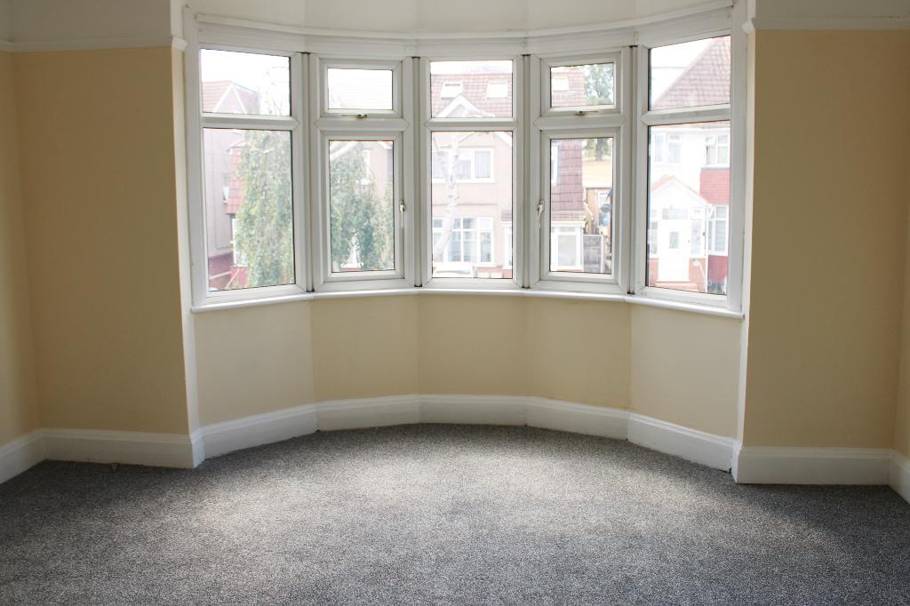 2 Bedroom MAISONETTE to Rent in PERIVALE, UB6 8TA