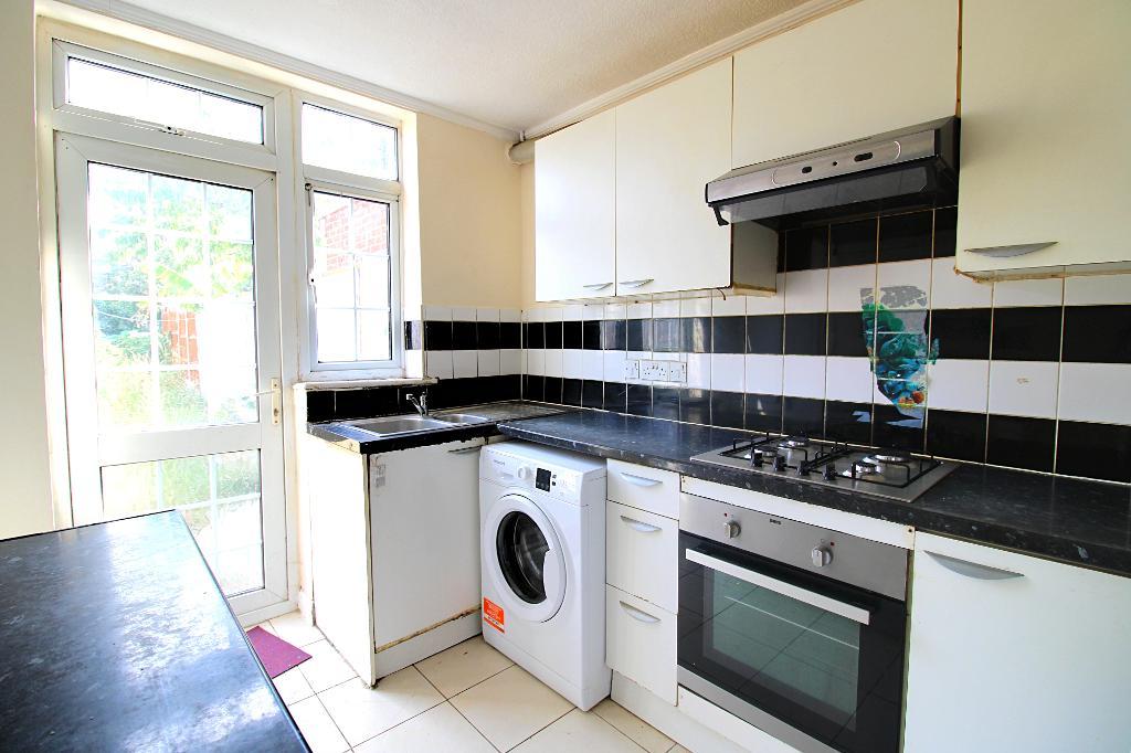 3 Bedroom MID TERRACED to Rent in WEMBLEY, HA0 1LL