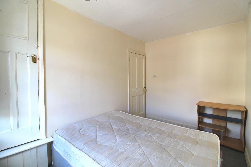 3 Bedroom MID TERRACED to Rent in WEMBLEY, HA0 1LL