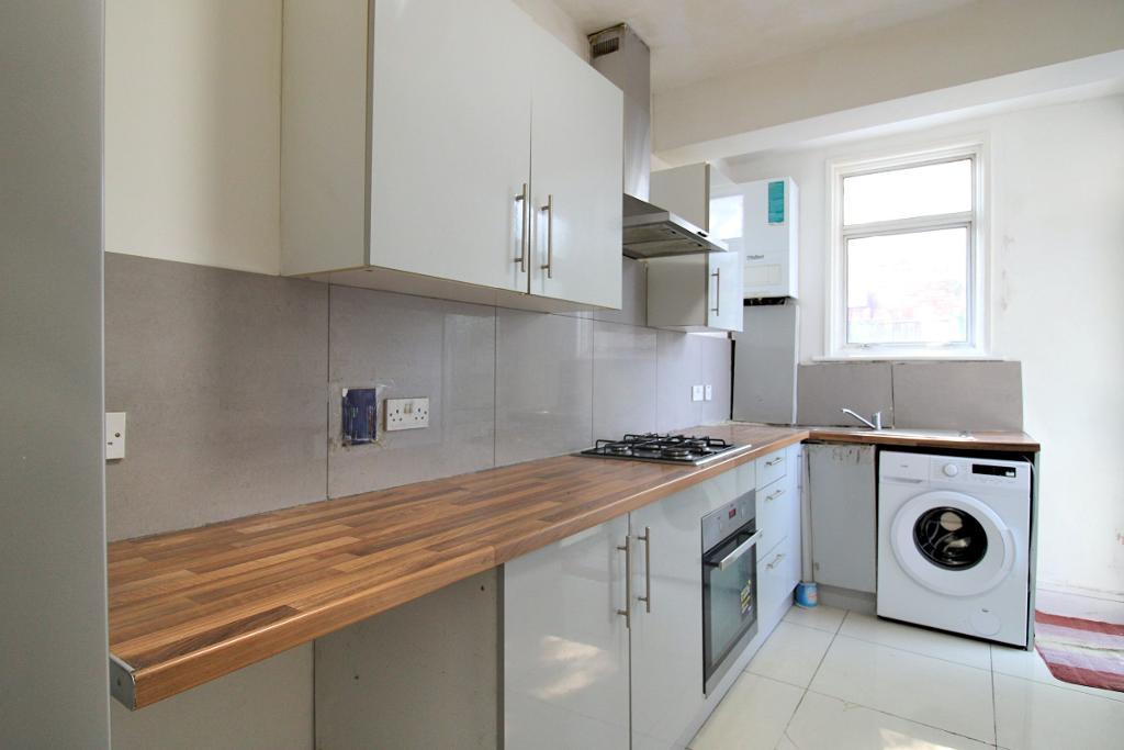 4 Bedroom MID TERRACED to Rent in WEMBLEY, HA0 4JX