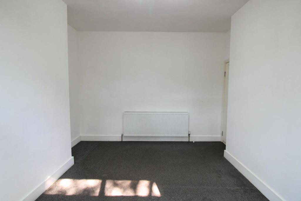 4 Bedroom MID TERRACED to Rent in WEMBLEY, HA0 4JX