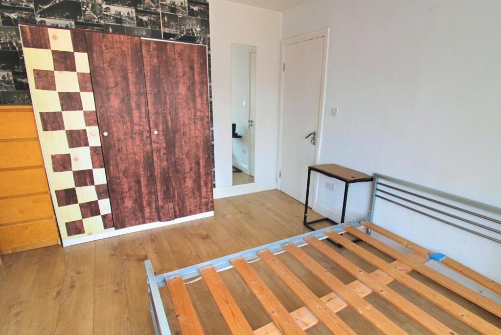 4 Bedroom HOUSE to Rent in WEMBLEY, HA0 4ET