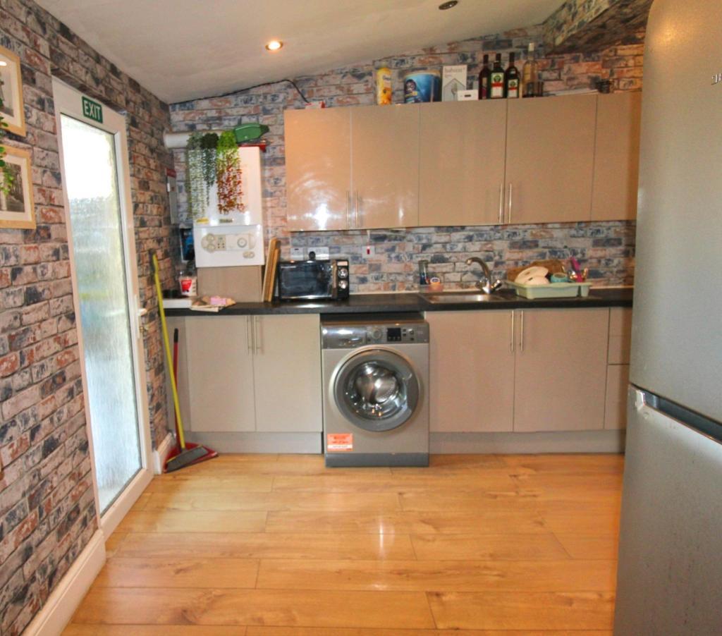 4 Bedroom HOUSE to Rent in WEMBLEY, HA0 4ET