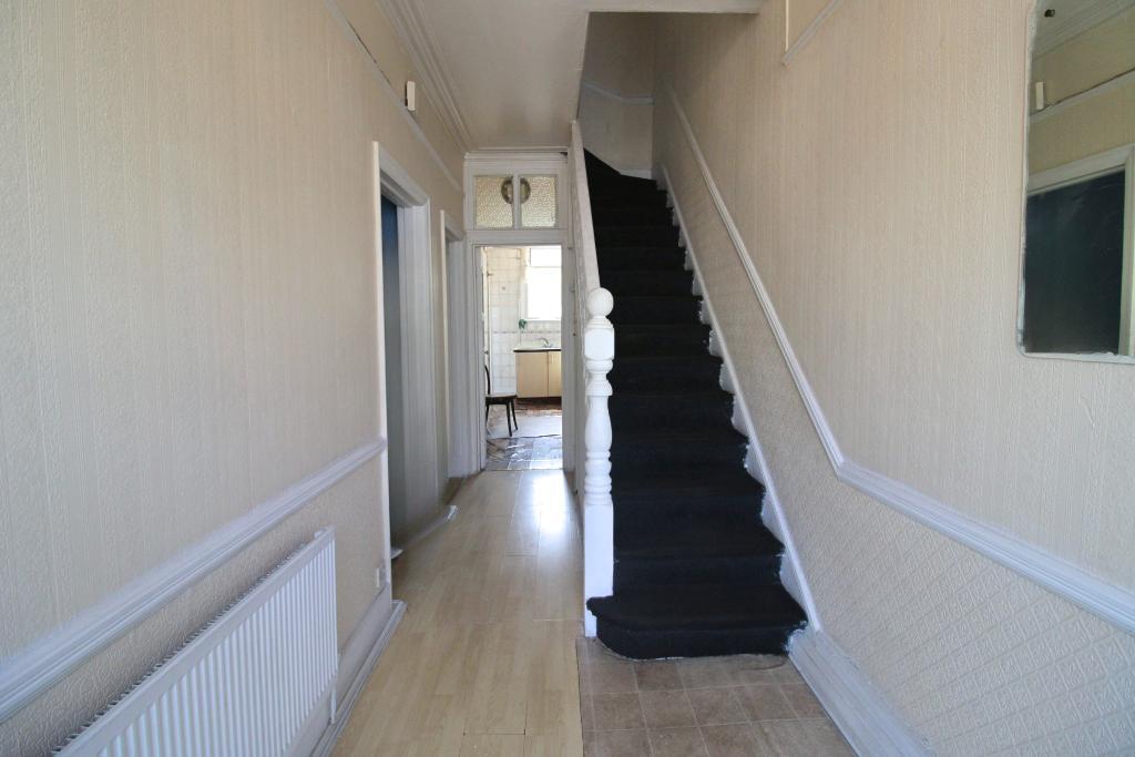 4 Bedroom END TERRACED to Rent in WEMBLEY, HA0 4JX