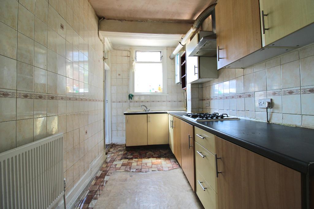 4 Bedroom END TERRACED to Rent in WEMBLEY, HA0 4JX