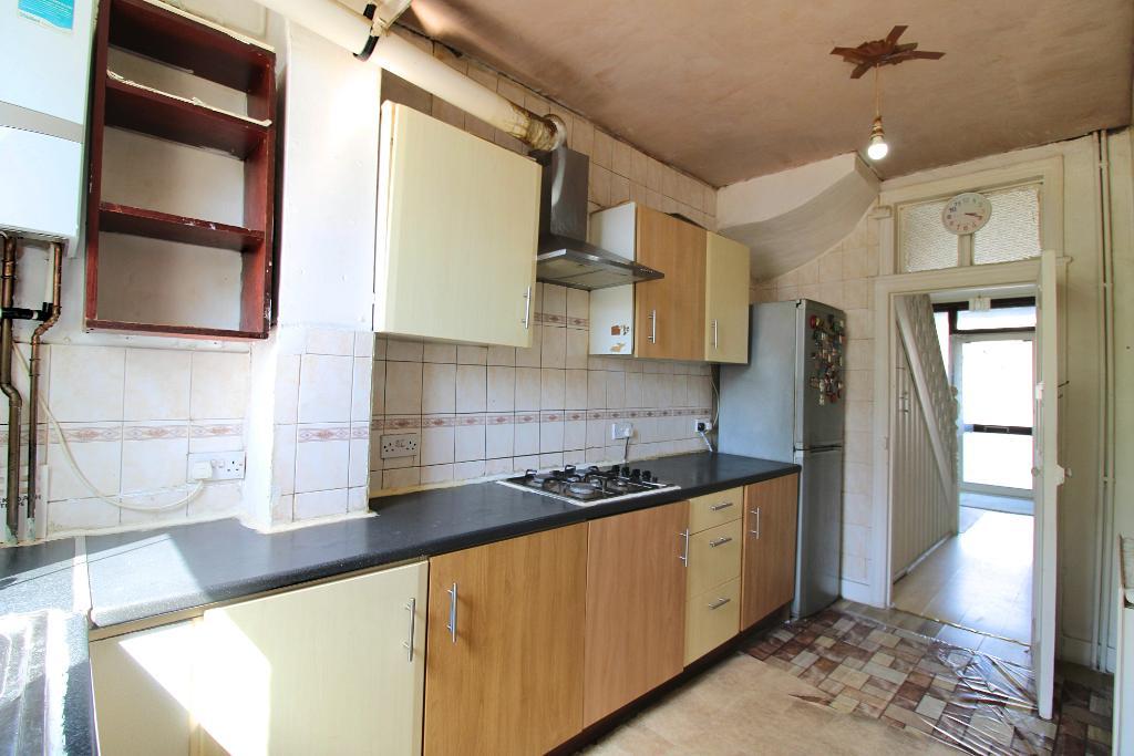 4 Bedroom END TERRACED to Rent in WEMBLEY, HA0 4JX