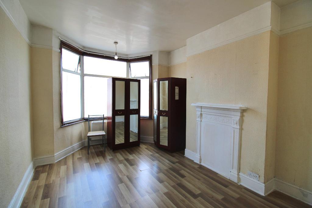4 Bedroom END TERRACED to Rent in WEMBLEY, HA0 4JX