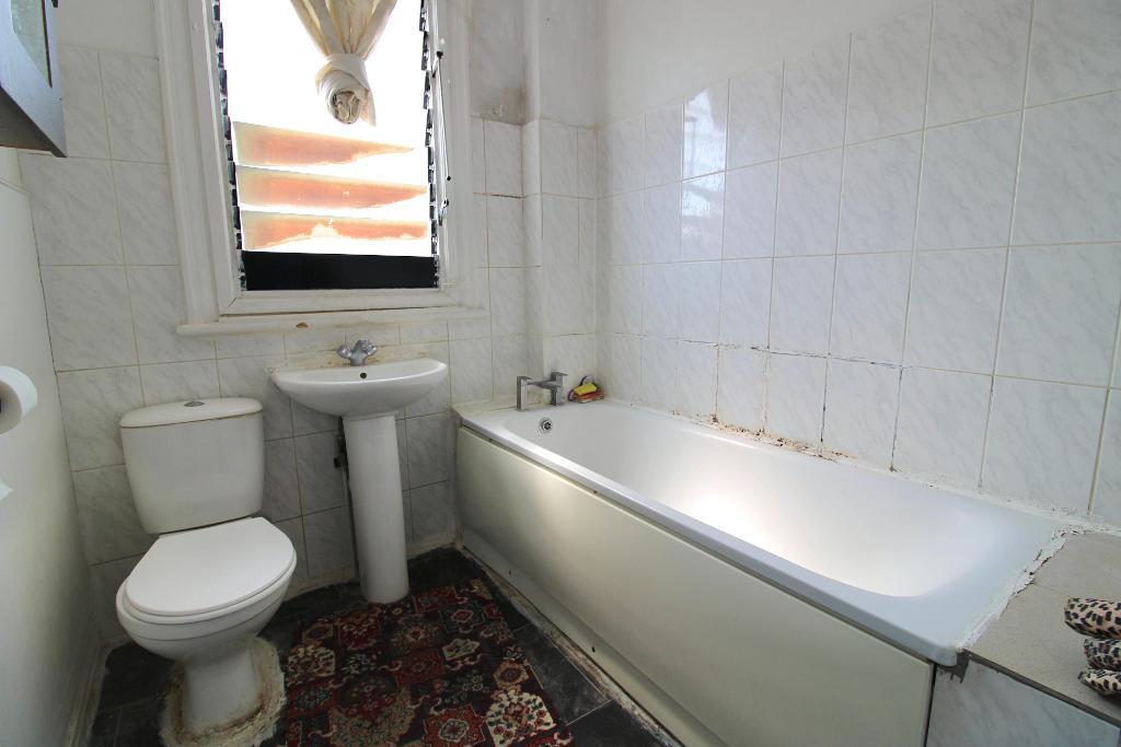 4 Bedroom END TERRACED to Rent in WEMBLEY, HA0 4JX
