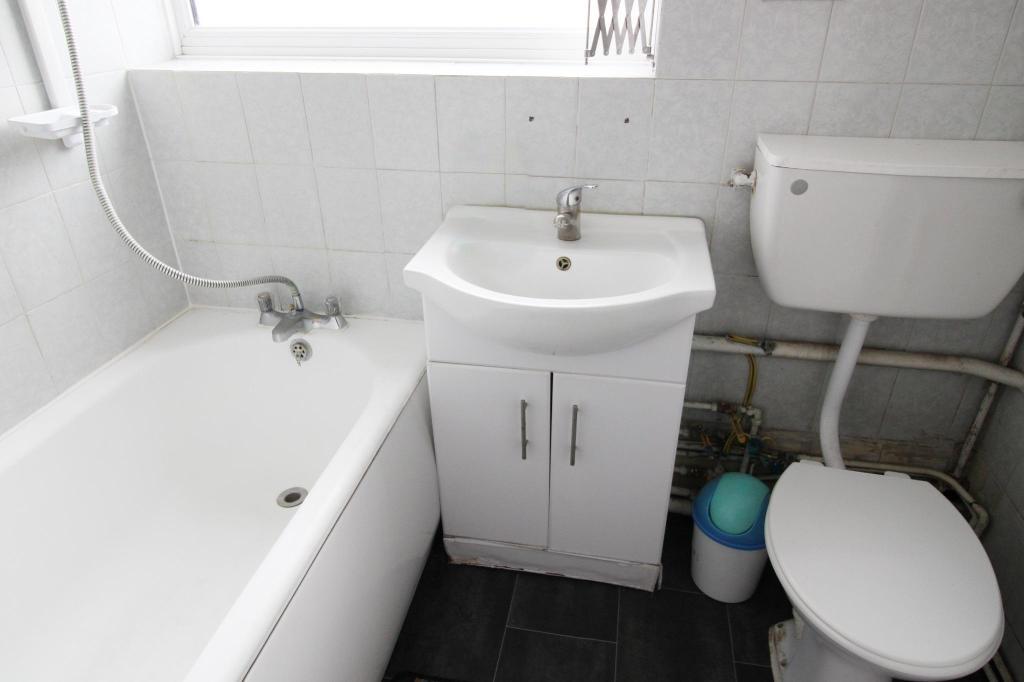 2 Bedroom FLAT to Rent in WEMBLEY, HA0 3DE